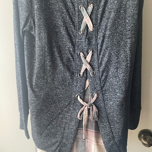 Maurice’s longsleeve top - Picture 8 of 9